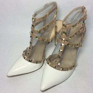 BCBGeneration darron white pumps